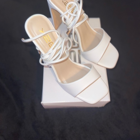 White Heels - Picture 2 of 4